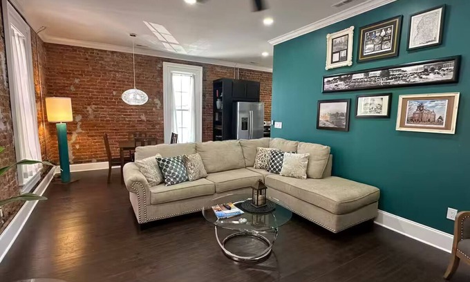 Iuka Apartment | Iuka Historic Downtown King Loft C