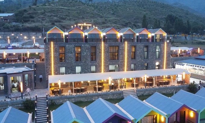 Miandam Hotel | IYI LUXURY INN