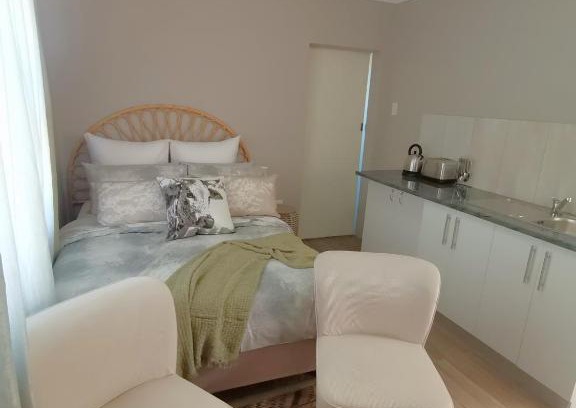 East London Apartment | Izibusiso Guest room