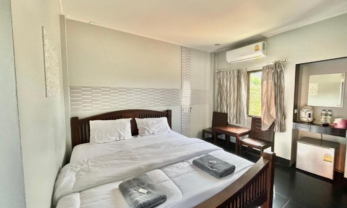Uttaradit Hotel | J2 INN