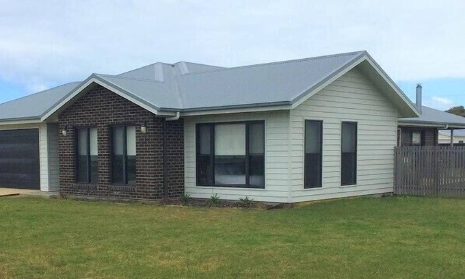 Waterhouse House | Jack's Shack is a beautiful spacious family house, with 5 bedrooms!