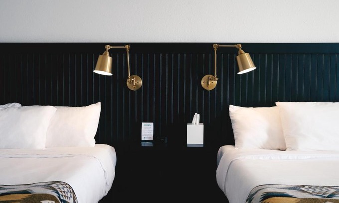 Pinedale Hotel | Jackalope Motor Lodge