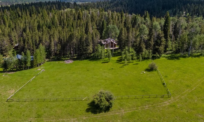 Wilson House | Jackson Hole - Wilson, WY private 3 acre compound 1 min. from Wilson