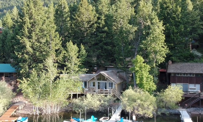Salmon Cabin | Jacobsmeyer Cabin at Williams Lake