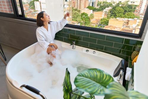 Estadio Apartment | Jacuzzi Retreat Cozy Aparta-Suite Rosa Negra