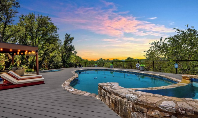 Wimberley House | Jalsa I Luxury escape, pool, HT, Pickleball
