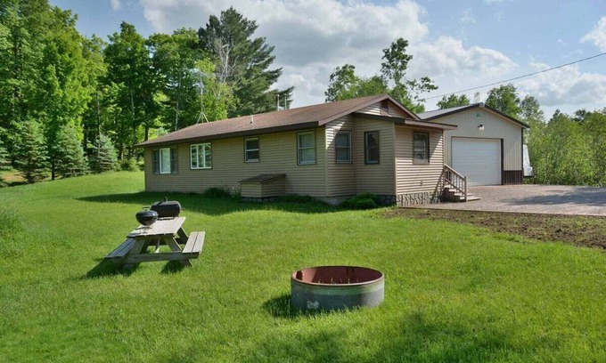 Cable House | Jane's Bay Retreat on Lake Namakagon