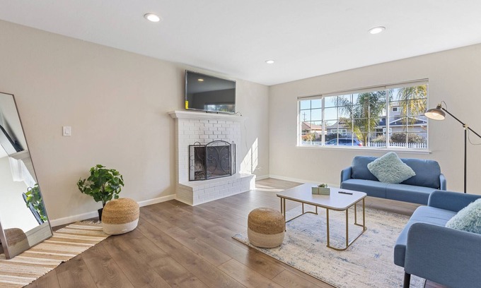 Cambrian House | JANE'S HOME - Homely 3b2b Single Family House