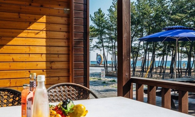 Yeongdeok House | Jangsa Solbat Pension