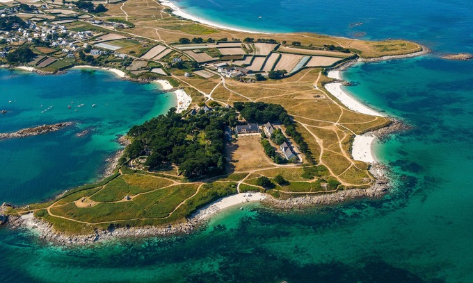 Ile-de-Batz Ski Chalet | Jardin Colonial - Rêves de Mer