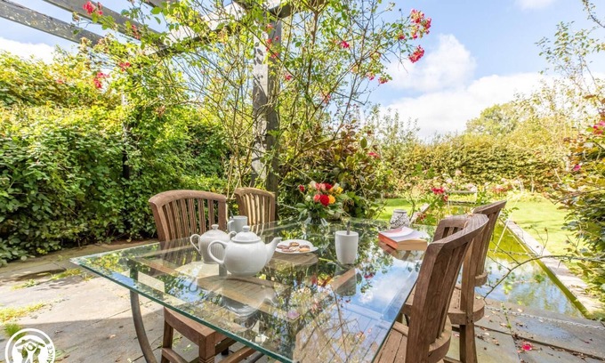 Tauves House | Jardin des Roses - Rose