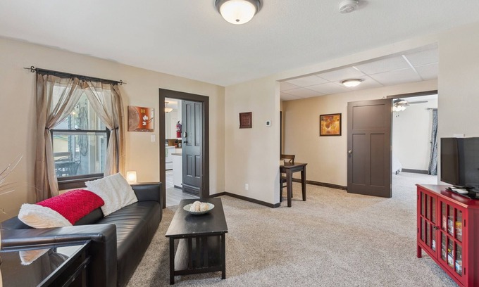 Lake City Apartment | Jasmine Apartment - 3 Blocks from Lake Pepin