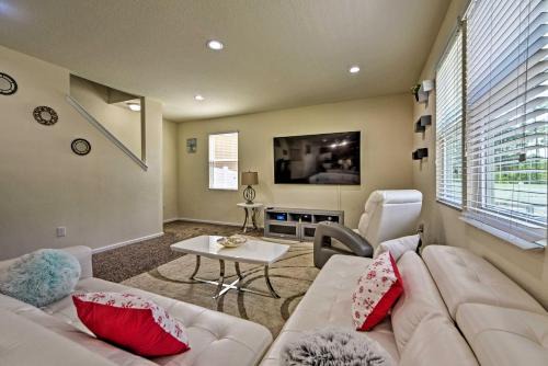Westside House | Jax Home with Yard - 10 Mi to Adventure Landing!