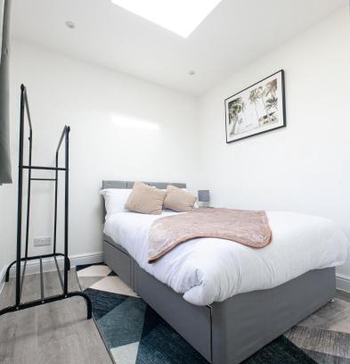 Basildon House | Jayjay Guest House