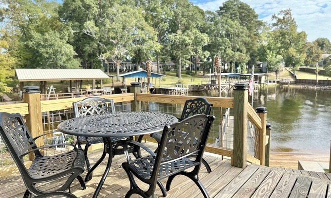 Negreet Cabin | JB's Place