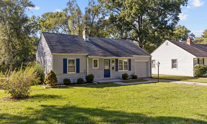 South Kansas City House | Jefferson Cottage - Large Home + Walkable to Waldo!