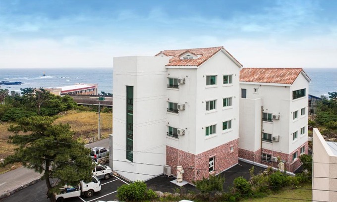 Namwon House | Jeju Aria Pension