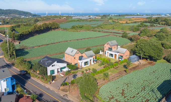 Aewol House | Jeju Brickninemansion