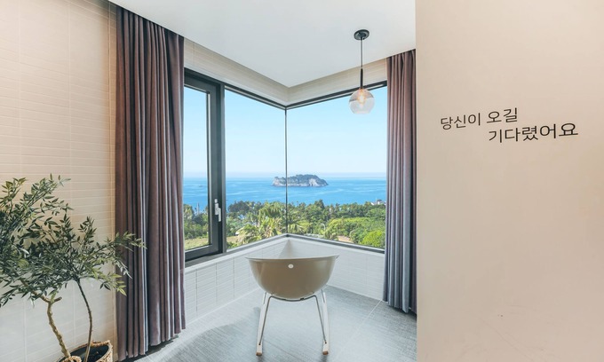 Seogwipo City Hotel | Jeju Bricks Hotel