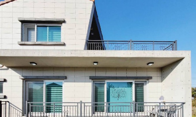 Gujwa House | Jeju-inspired detached house with terrace