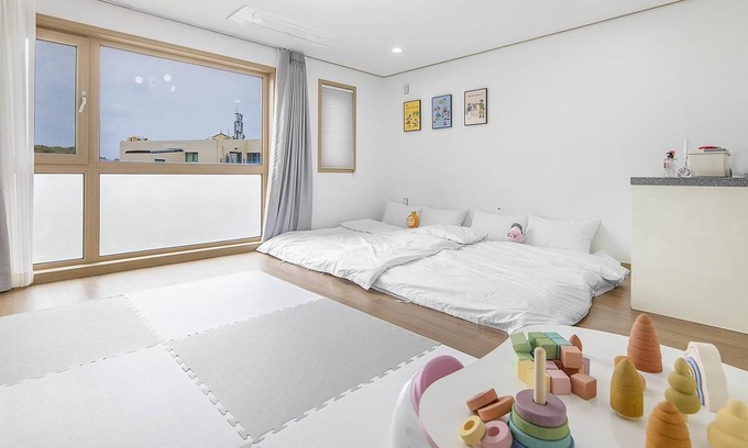 Seongsan House | Jeju Seongsan Baekrok Kids Pension