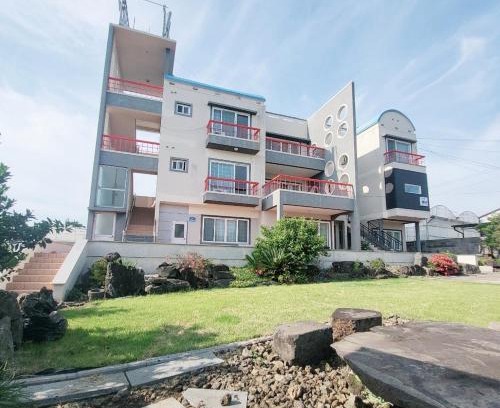 Jungmun Hotel | Jeju Soroan Pension