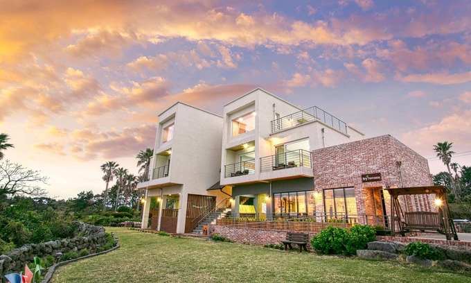 Seogwipo City House | Jeju Sunjinhanga Pension