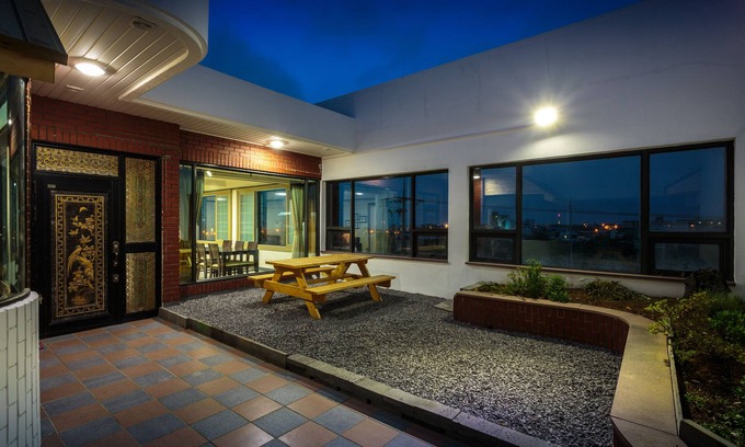 Jocheon House | Jeju Wayo Pension