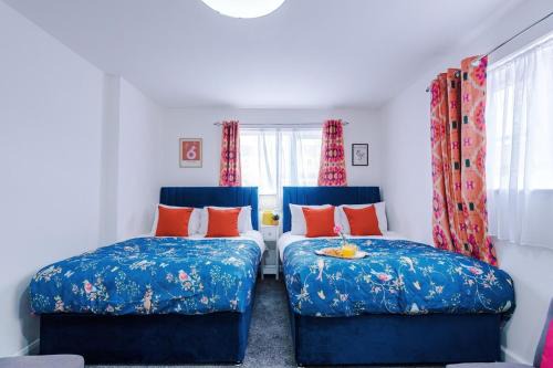 Leamington Spa Apartment | Jephsons Lodge Studio 3 - Free Netflix, Parking, WiFi