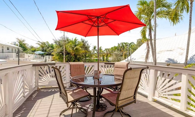 Bahama Village Apartment | Jerry's Escape - Truman @ Duval | Cozy Studio Perfect for Couples