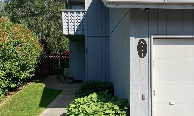 Sand Lake House | Jewel Lakehouse: Townhome close to everything