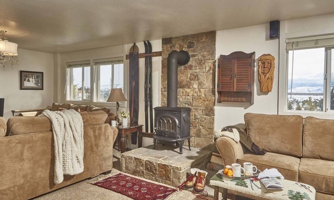 Teton Village Condo | JHRL - Gros Ventre B10 - Cozy mountain condo