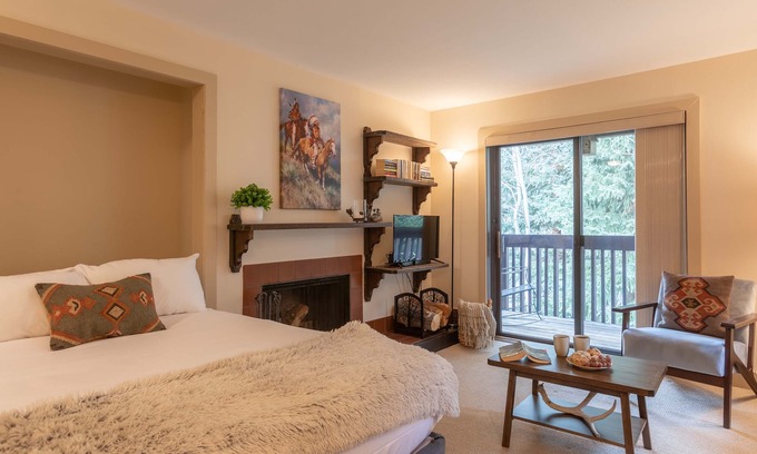 Teton Village Apartment | JHRL - Slopeside Studio Sleeping Indian West #12