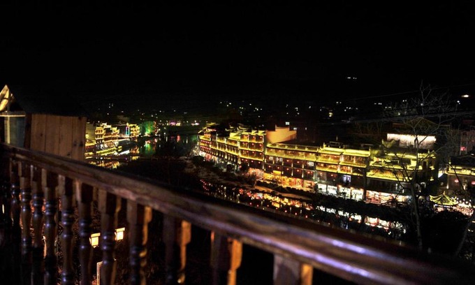 Fenghuang House | Jiuqi Guest House (九栖客栈)