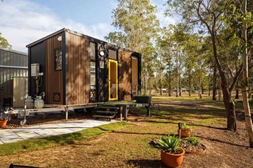 South Kolan House | JJJ's Ranch Farm 2 by Tiny Away