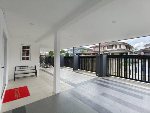 Richmond Hill House | Jk Home Borneo 96 18Pax 6BedR 6BathR 3Carparks