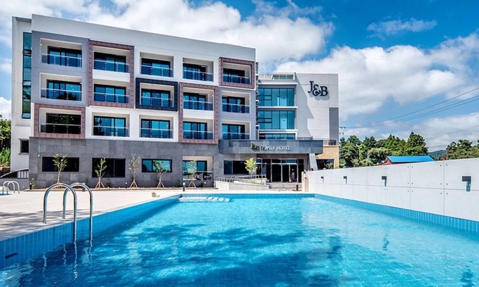 Seogwipo City Apartment | JnB Family Hotel