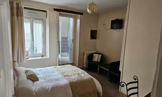 Mamers Bed & Breakfast | John's B&B