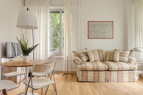 Porta Nuova Apartment | JOIVY Stylish Studio Near Pinacoteca Brera