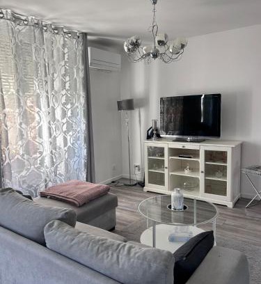 Montlucon Apartment | Jolie maison de ville