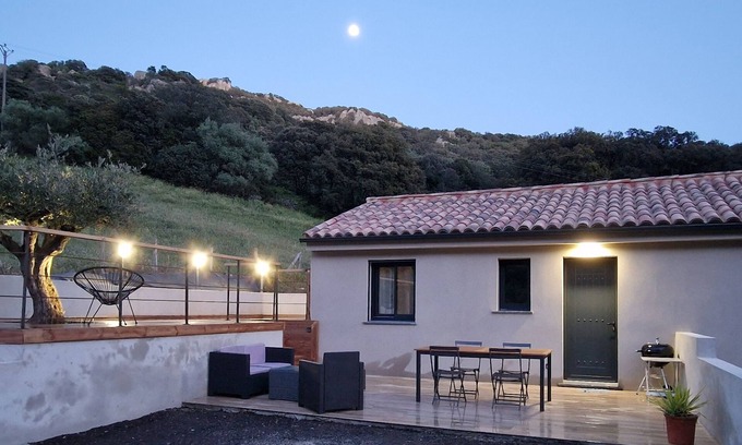 Sartene House | Jolie Villa Neuve à la Campagne Dans un Coin Cosy, Calme et Paisible