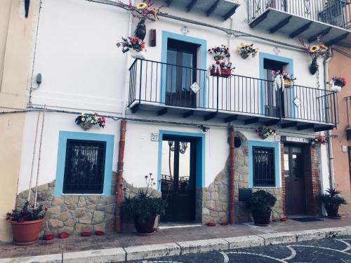 Castel Di Tusa Apartment | Jomery Home