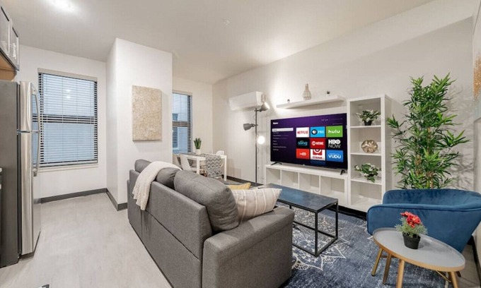 Westown Apartment | Journal Commons 316 · Private 1B Luxe | DT Riverside | Panther Arena