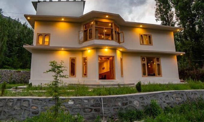 Hunza Hotel | Jovenna Resort Gulmit