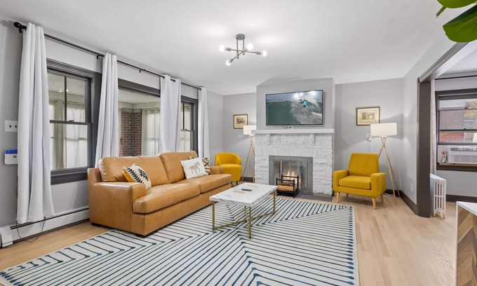 Jeffersonville Apartment | Joy1: Work Friendly & Near Downtown
