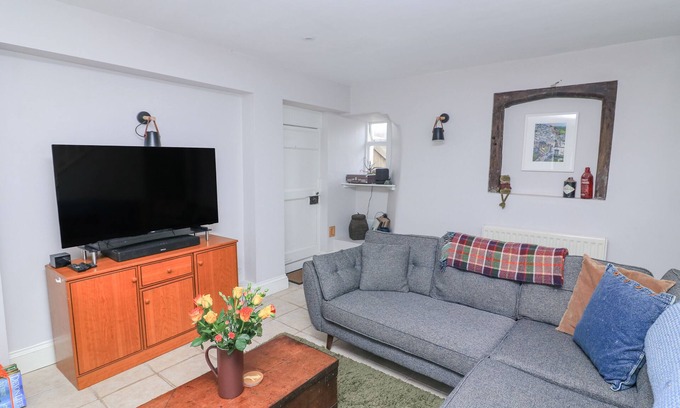 Malborough Cottage | JOYMEAD, pet friendly, character holiday cottage in Malborough