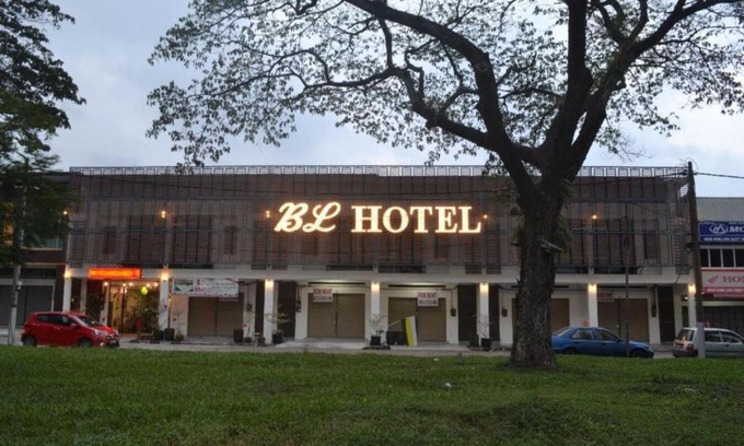 Kampung Pengkalan Hotel | JQ BL Hotel, Ipoh