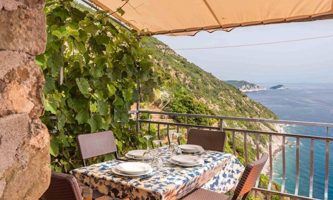 La Spezia Apartment | Julia House, TerreMarine