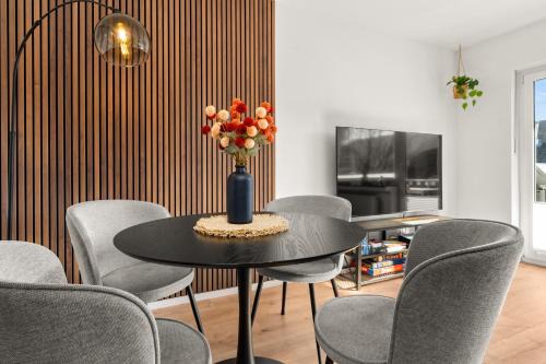 Bad Berleburg Apartment | JUNEs - NEU mit Balkon, Grill, PS5, Bikekeller