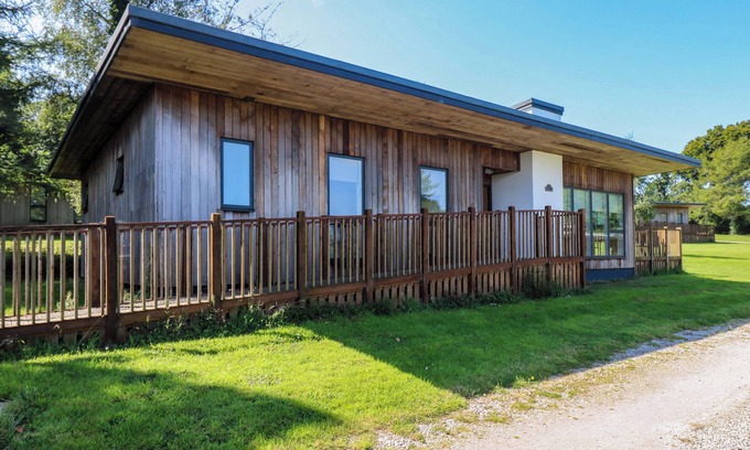 Truro Cottage | JUNIPER, with open fire in Truro